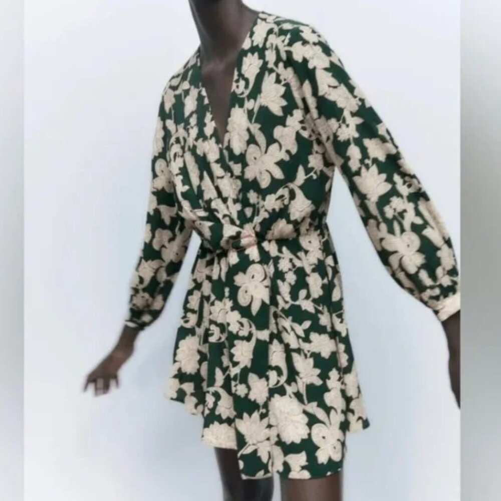 *NWT* Zara Green Floral Romper- Size  M